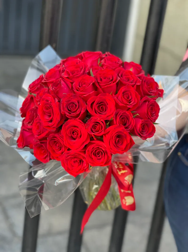 Buque Com 50 Rosas Vermelhas 