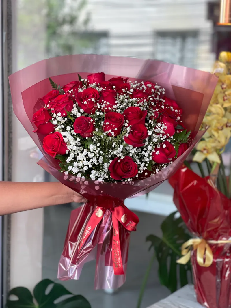 Buquê Tradicional Com 24 Rosas 